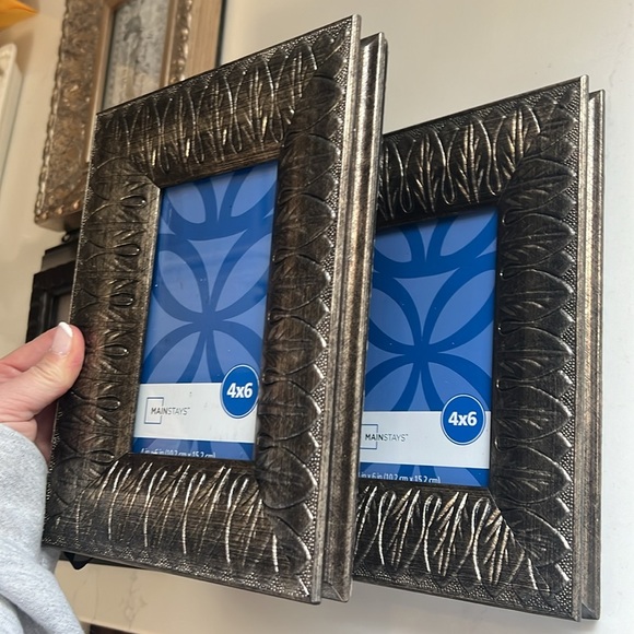 (4) 4x6 Picture Frames - Picture 3 of 4